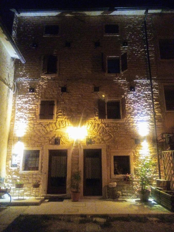 Da Andrea E Raffaella Pensionat Sant'Anna d'Alfaedo Eksteriør billede